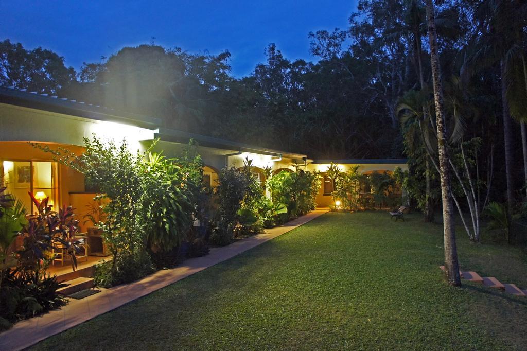 Villa Marine Holiday Apartments Cairns Yorkeys Knob Eksteriør bilde
